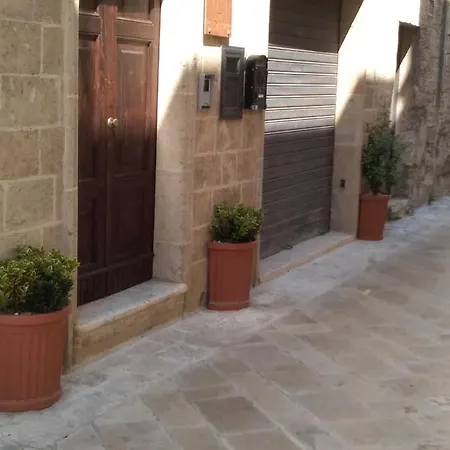 ゲストハウス Casa Turistica Le Servite マンドゥーリア