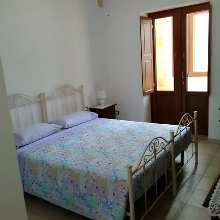 ゲストハウス Casa Turistica Le Servite マンドゥーリア