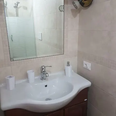 ゲストハウス Casa Turistica Le Servite 3*