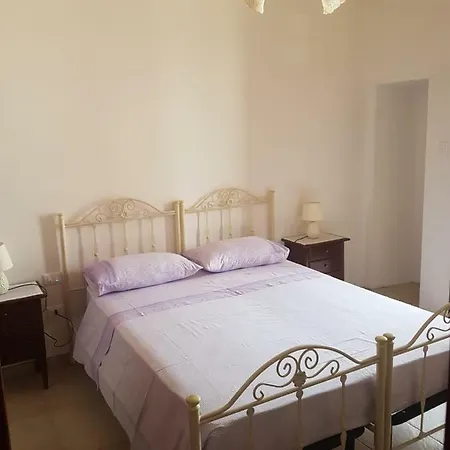 بيت ضيافة Casa Turistica Le Servite ماندوريا